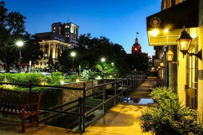 SavannahaattNight-revolutionary-savannah-hauntings-history