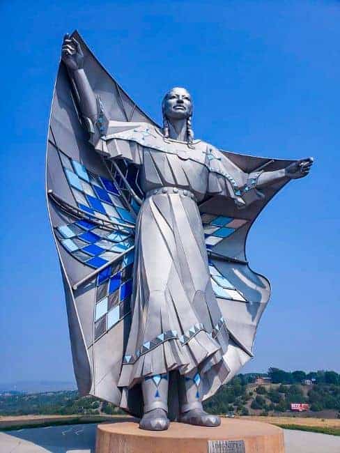 Statue of a Native American woman named 